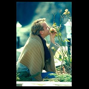 Cover image of the movie Behind the Red Door (2003)