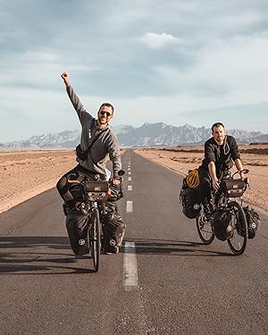 Cover image of the movie Biking Borders (2021)